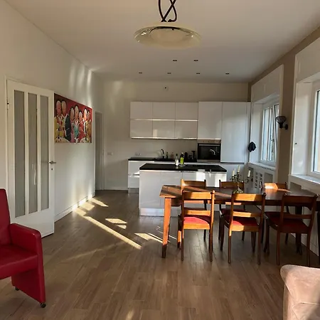 Apartment Vista - Villla Giulia 5 Min Loopafstand Tot Het Porto Valtravaglia