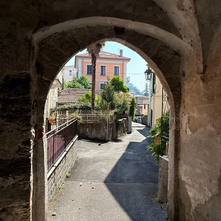 Vista - Villla Giulia 5 Min Loopafstand Tot Het Porto Valtravaglia